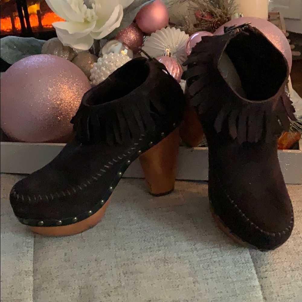 FLOGG BRAND FRINGE SUEDE BOOTIE ZIPPER BACK SZ 8